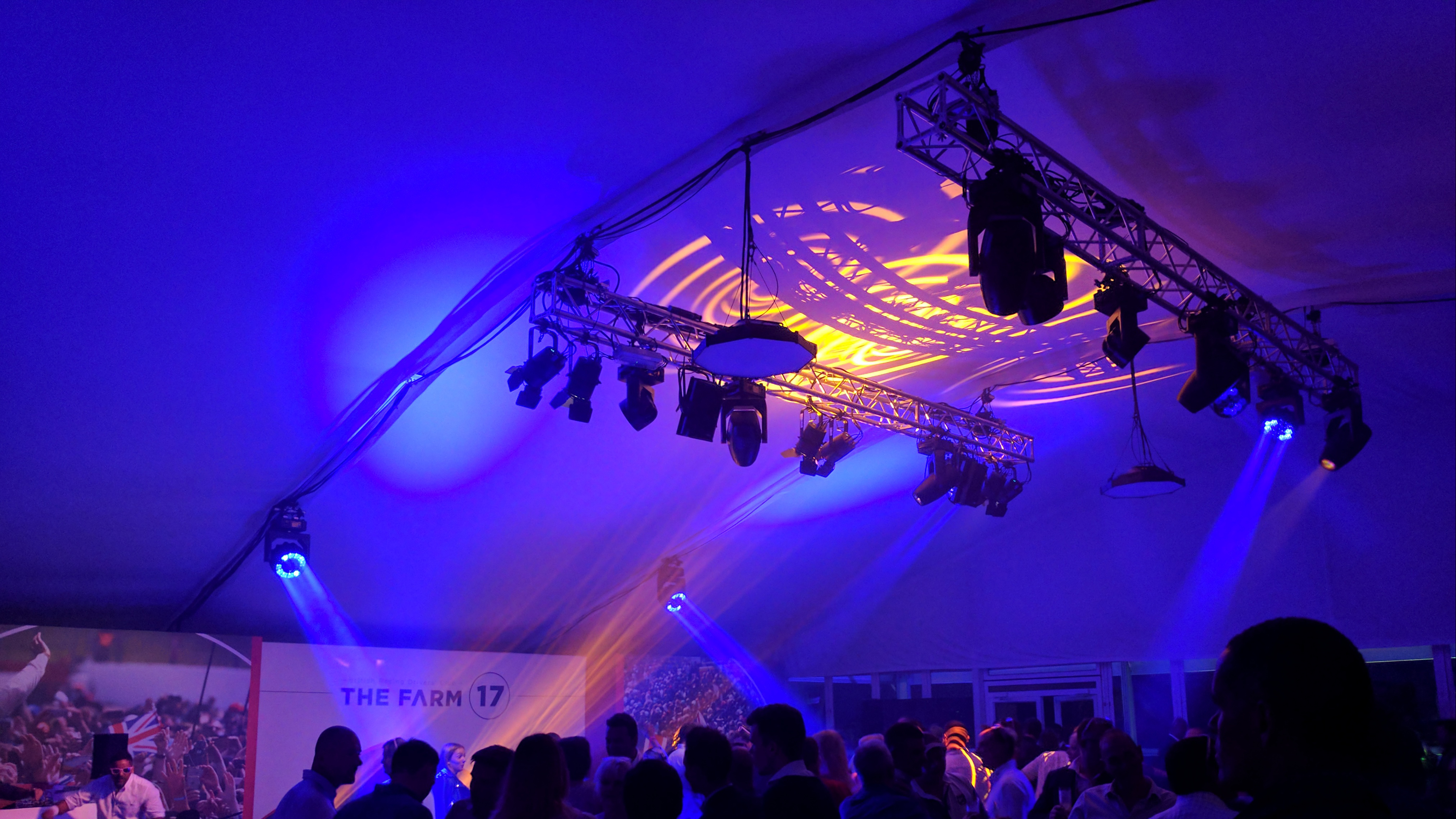 AC-ET, una illuminazione spettacolare per il British Grand Prix Party