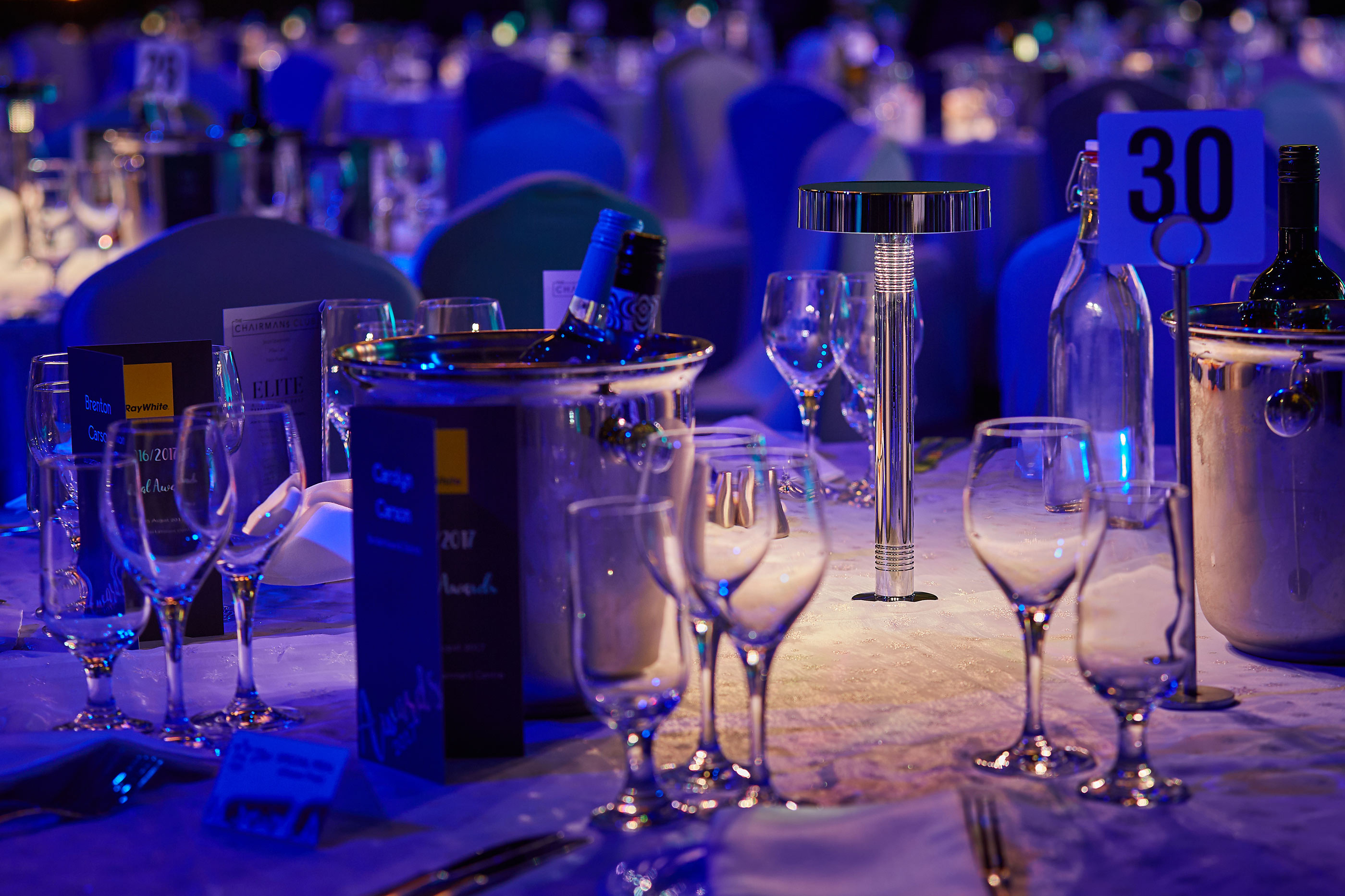 Novatech Creative Event Technology amplia il suo stock di prodotti Prolights