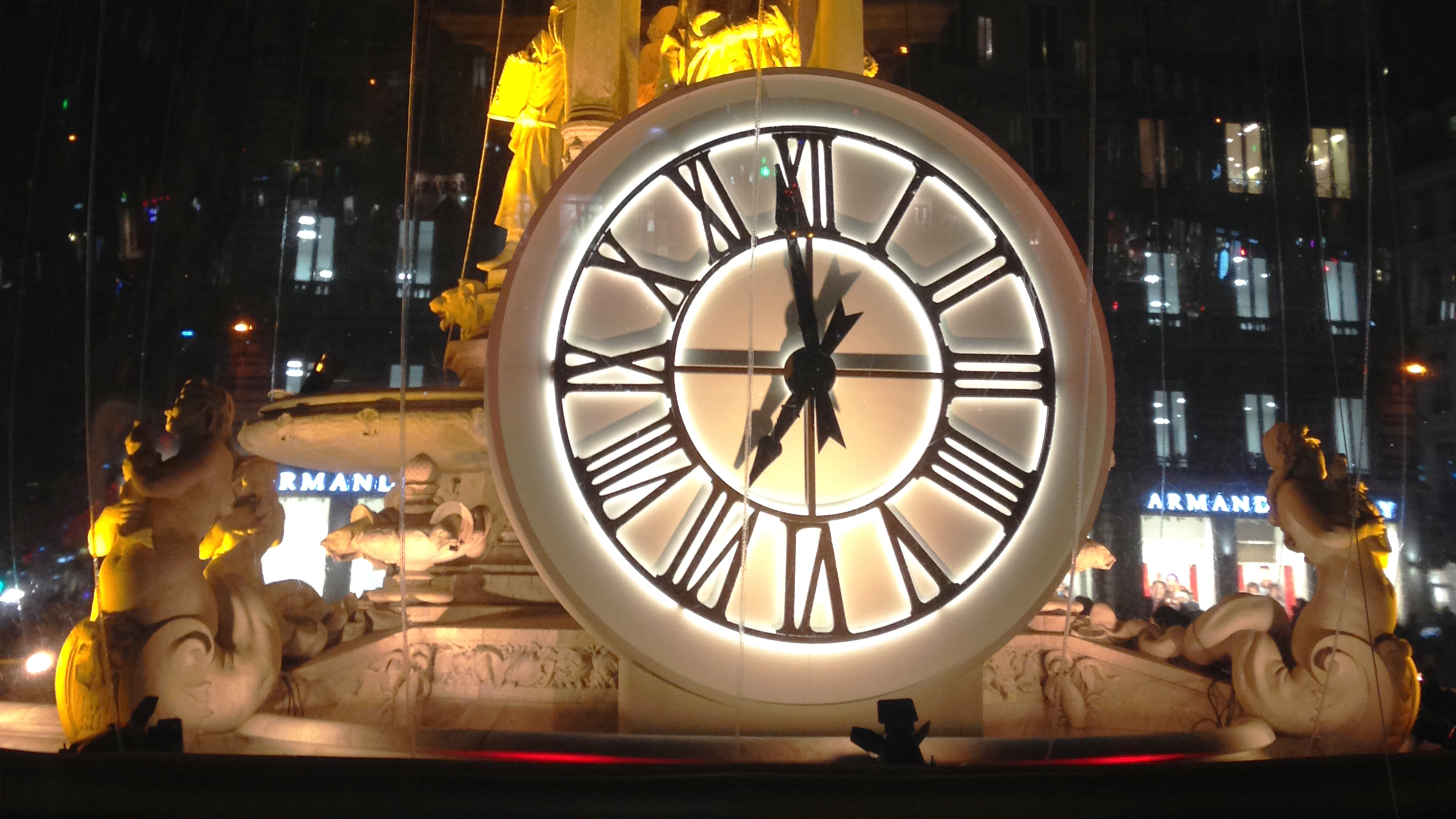 Prolights lights up the Golden Hours installation in Lyon