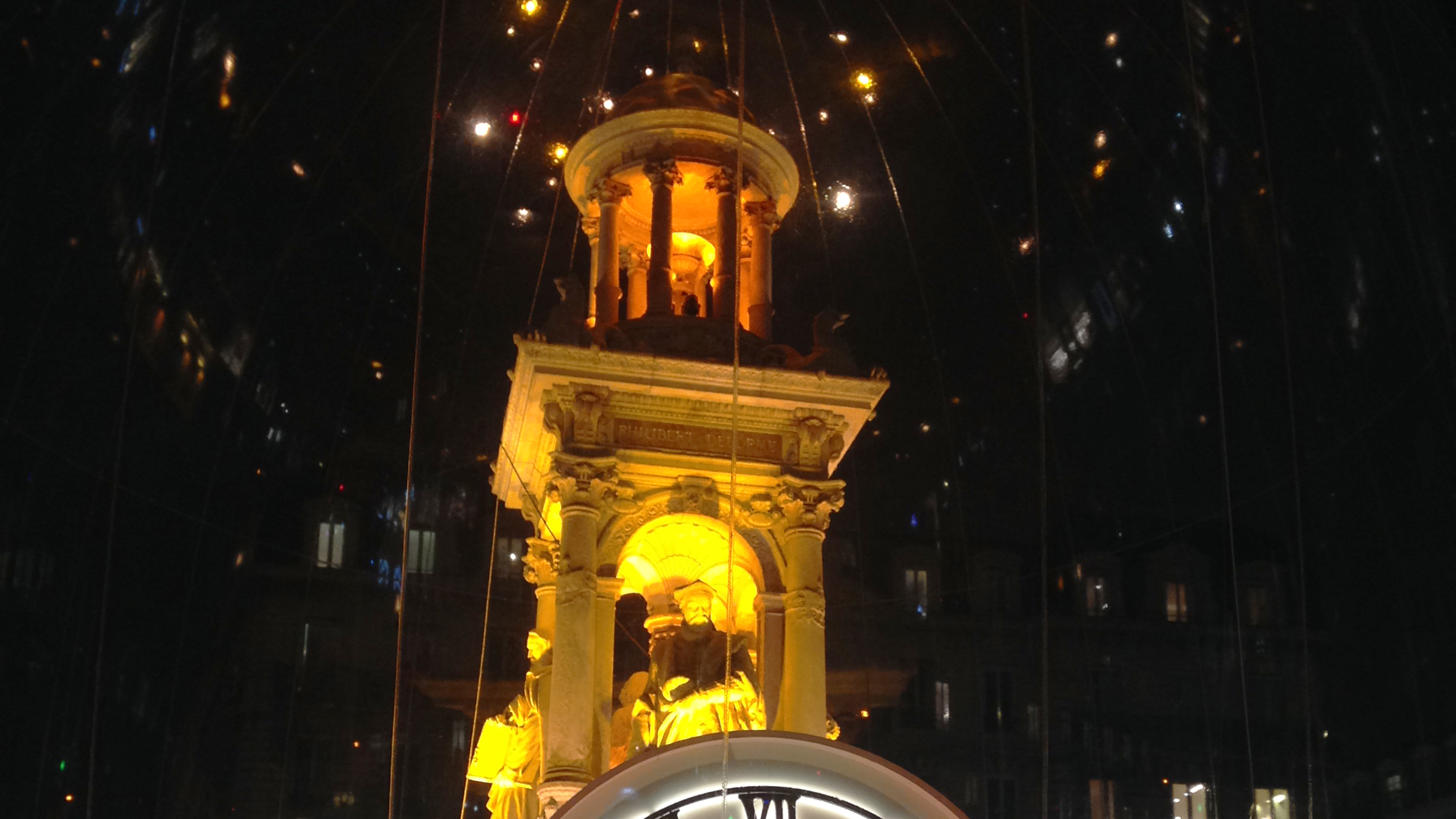 Prolights lights up the Golden Hours installation in Lyon
