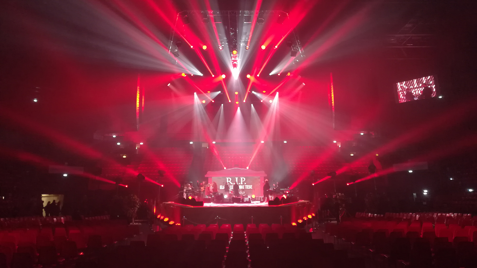 Prolights al Forum per il concerto di addio di Elio e le Storie Tese