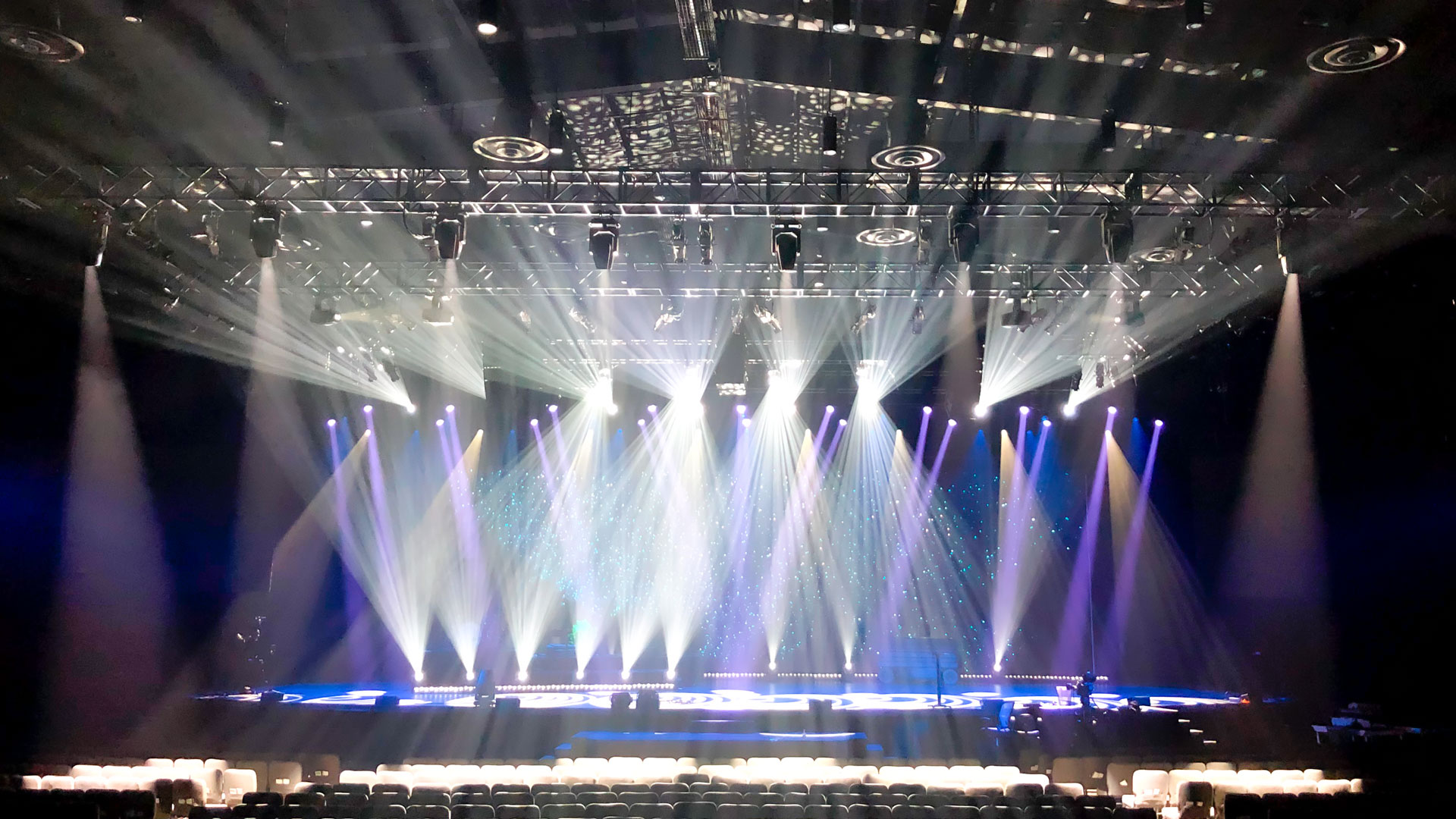 Un impianto stellare PROLIGHTS nella Discovery Church