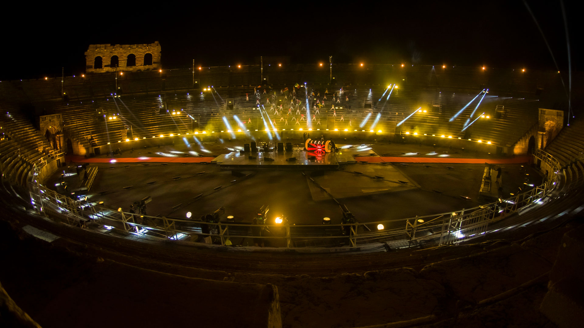 PROLIGHTS accende l'evento RTL 102.5 Power Hits Estate 2020