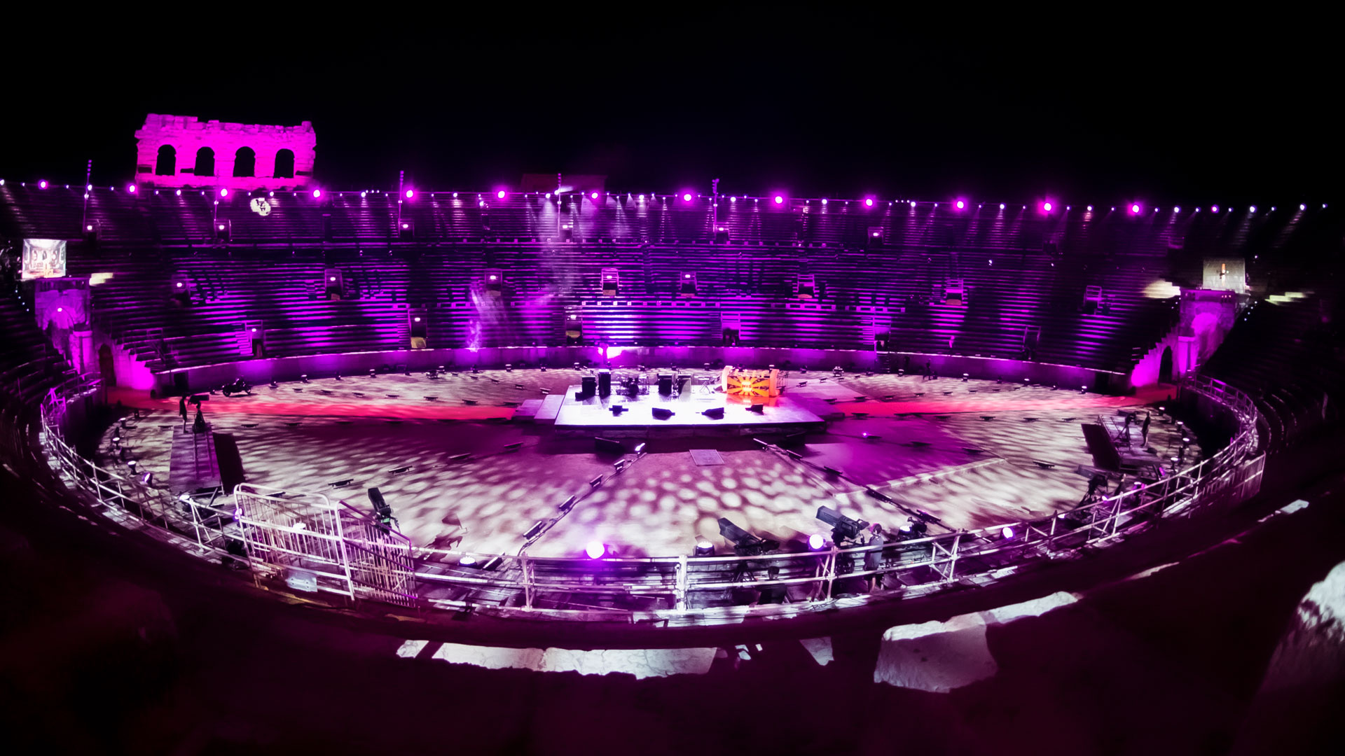 PROLIGHTS accende l'evento RTL 102.5 Power Hits Estate 2020