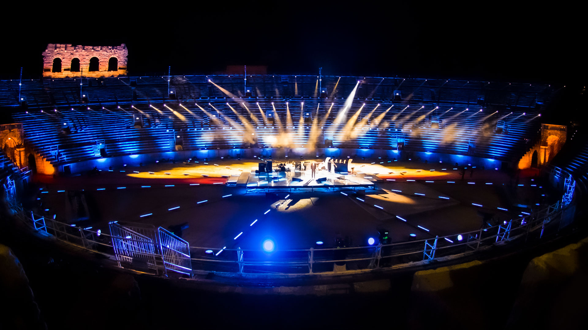 PROLIGHTS accende l'evento RTL 102.5 Power Hits Estate 2020