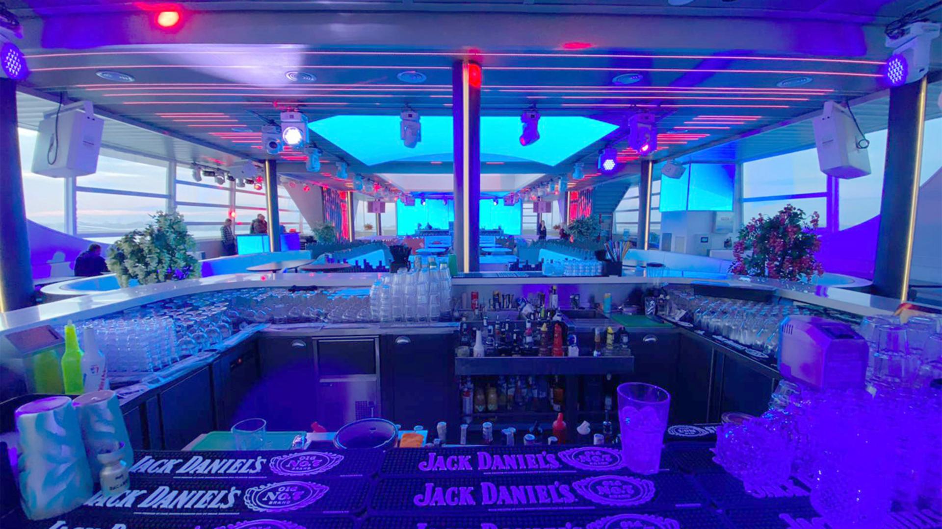 Alezzi Yacht naviga con PROLIGHTS