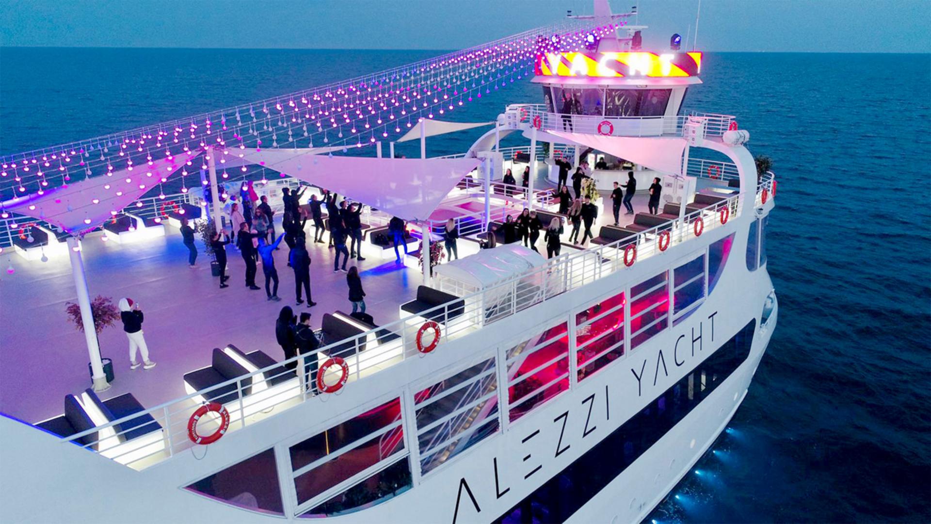 Alezzi Yacht naviga con PROLIGHTS