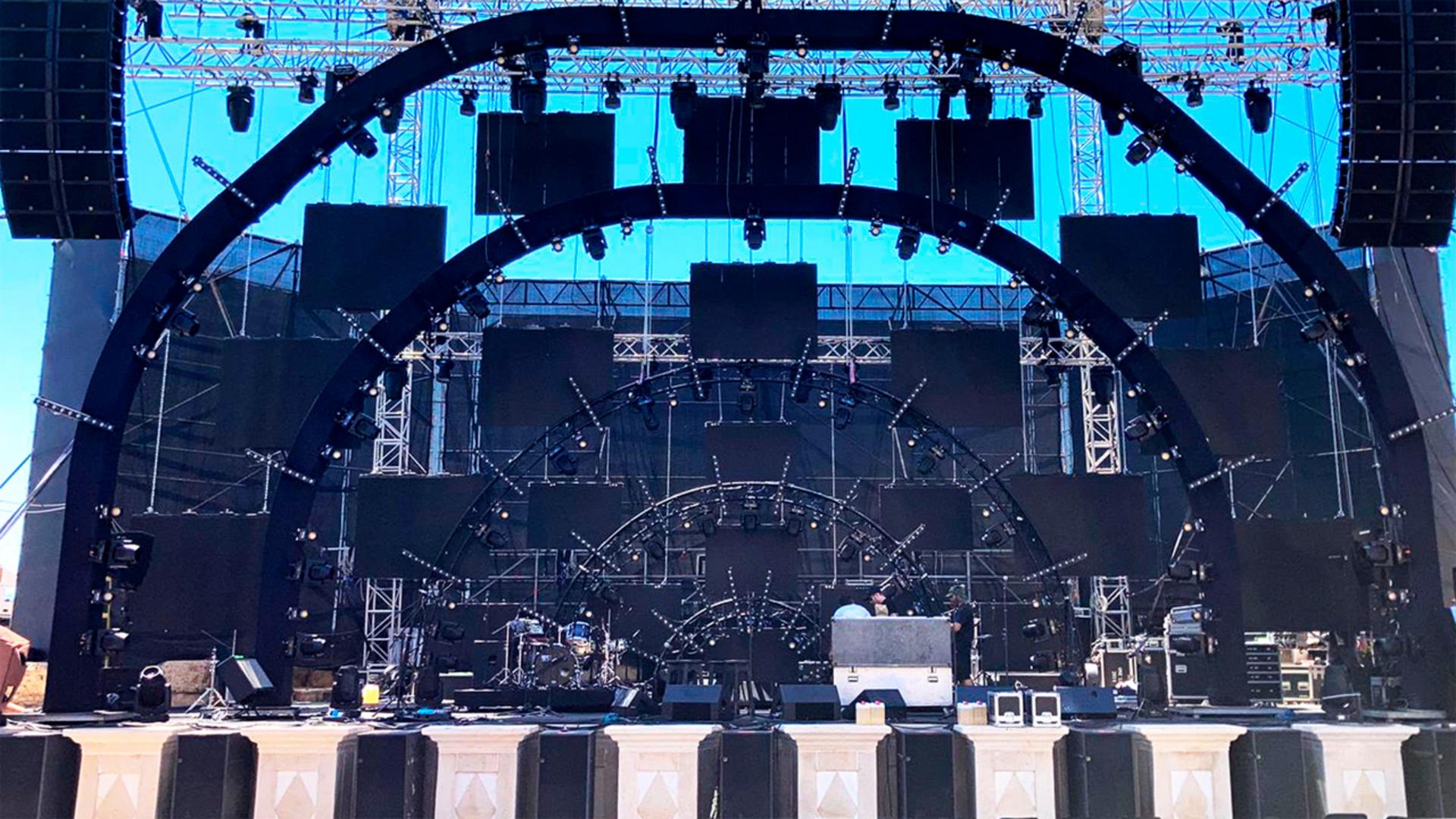 PROLIGHTS Pixie WashXB in tour in Israele