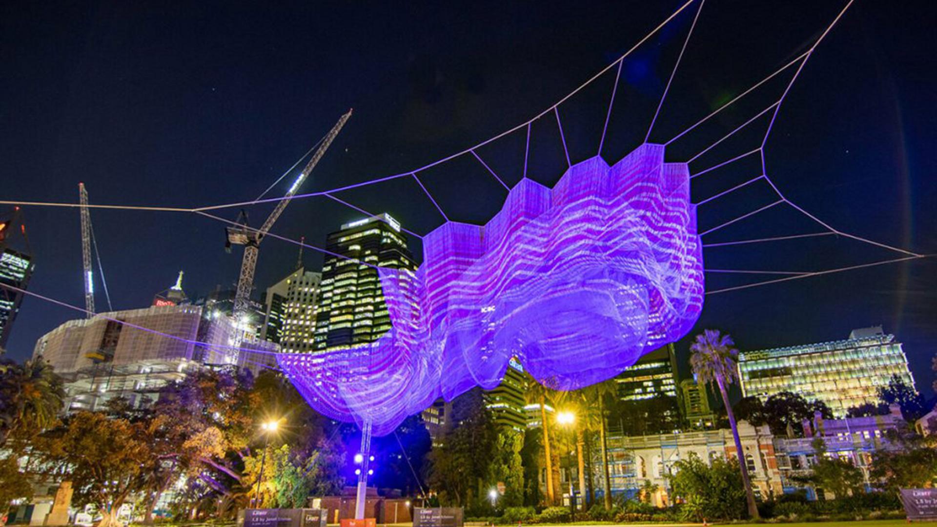 PROLIGHTS PanoramaIP WBX illumina la scultura 1.8