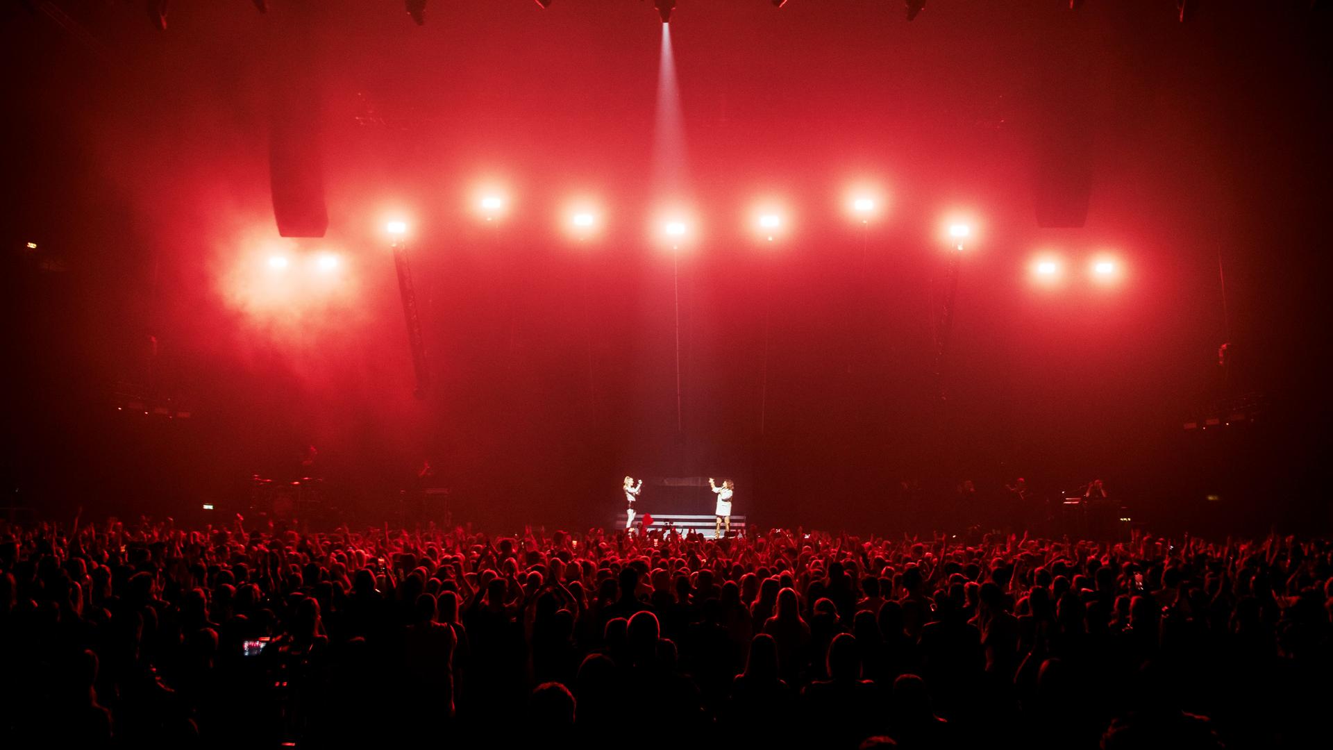 PROLIGHTS SunBlast 3000FC in tour con Zara Larsson