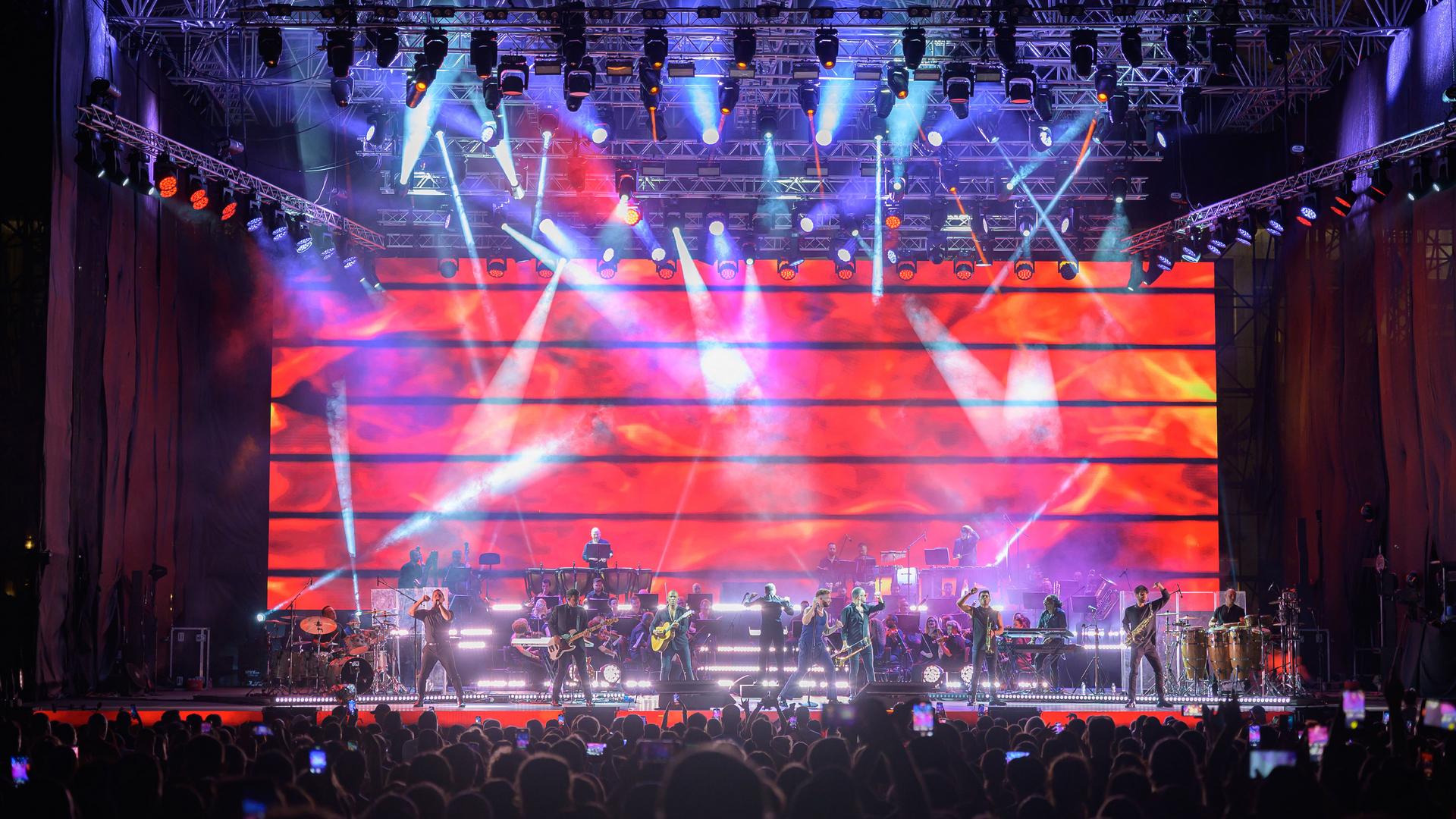 PROLIGHTS illumina il Ricky Martin Symphonic concert