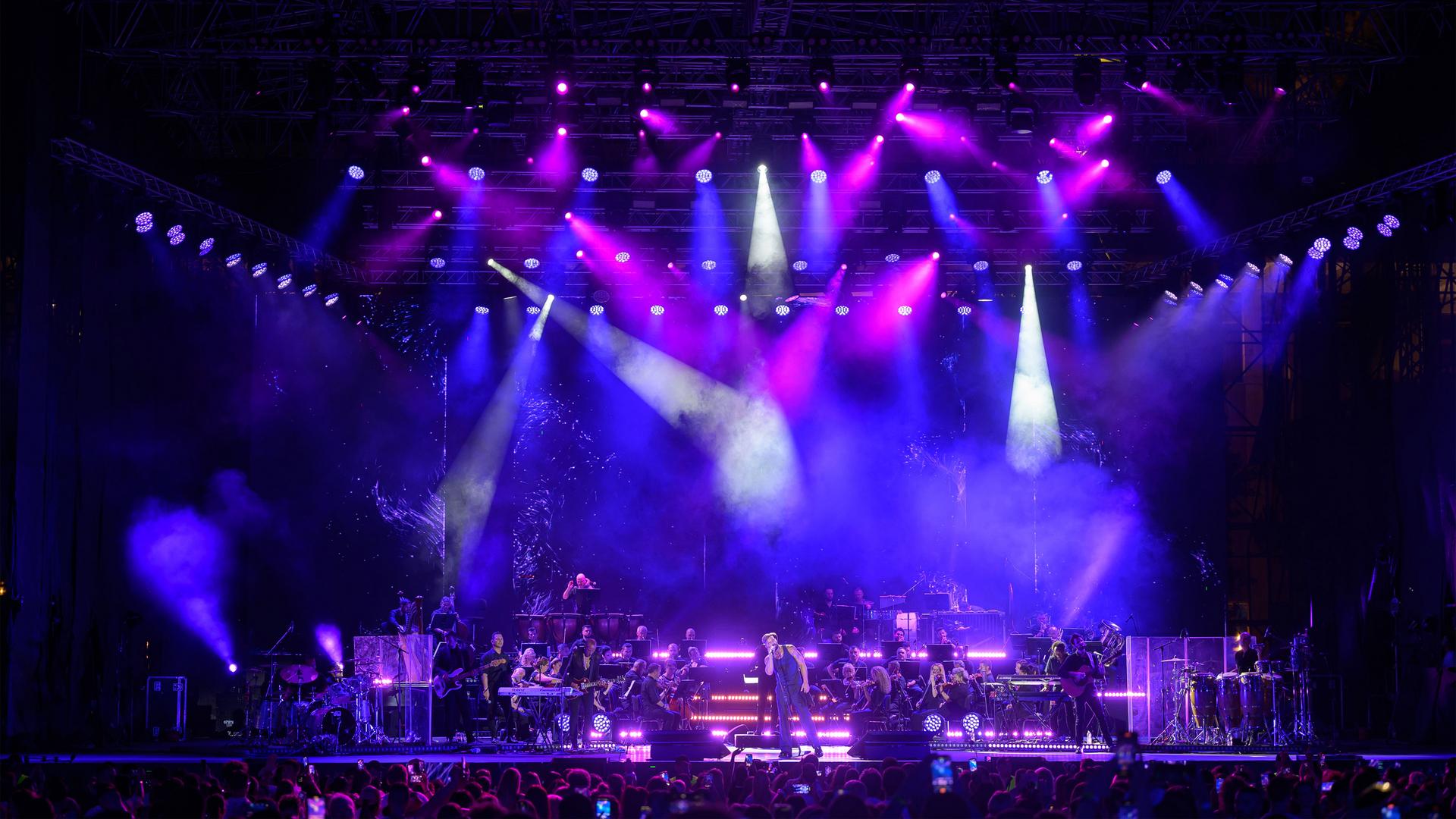PROLIGHTS illumina il Ricky Martin Symphonic concert