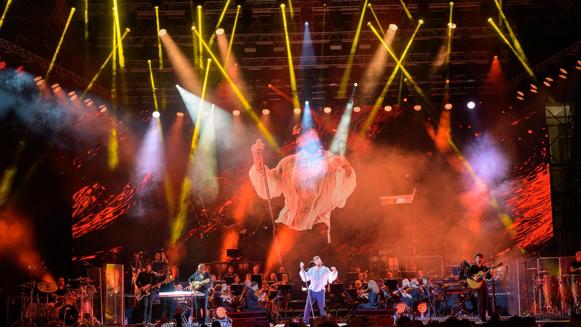 PROLIGHTS illumina il Ricky Martin Symphonic concert