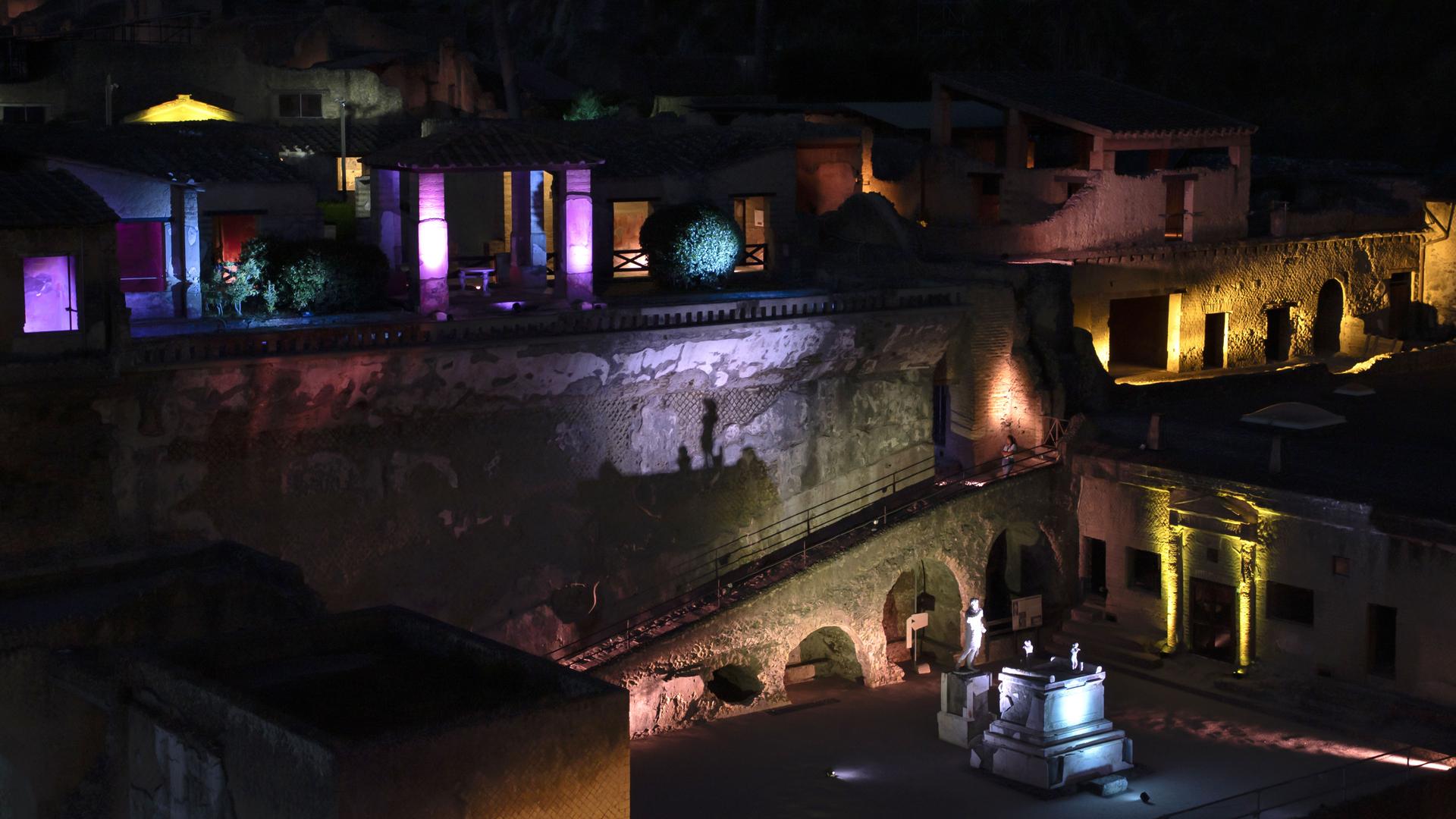 I prodotti PROLIGHTS illuminano la seconda edizione de "I Venerdì di Ercolano"

