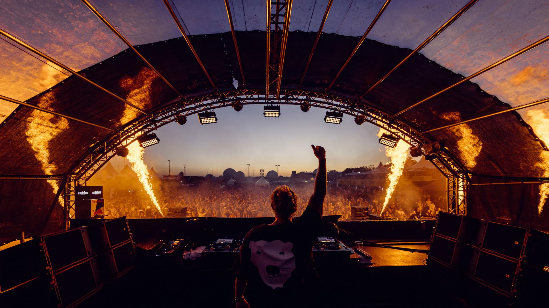 I Prodotti PROLIGHTS Illuminano l'Echelon Festival