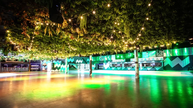 Jet Wash7 illuminates the Vibes' Urban Garden room