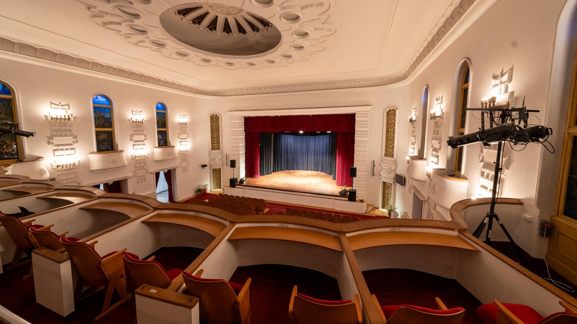 PROLIGHTS illumina la Sala Grande dello storico Municipio di Košice
