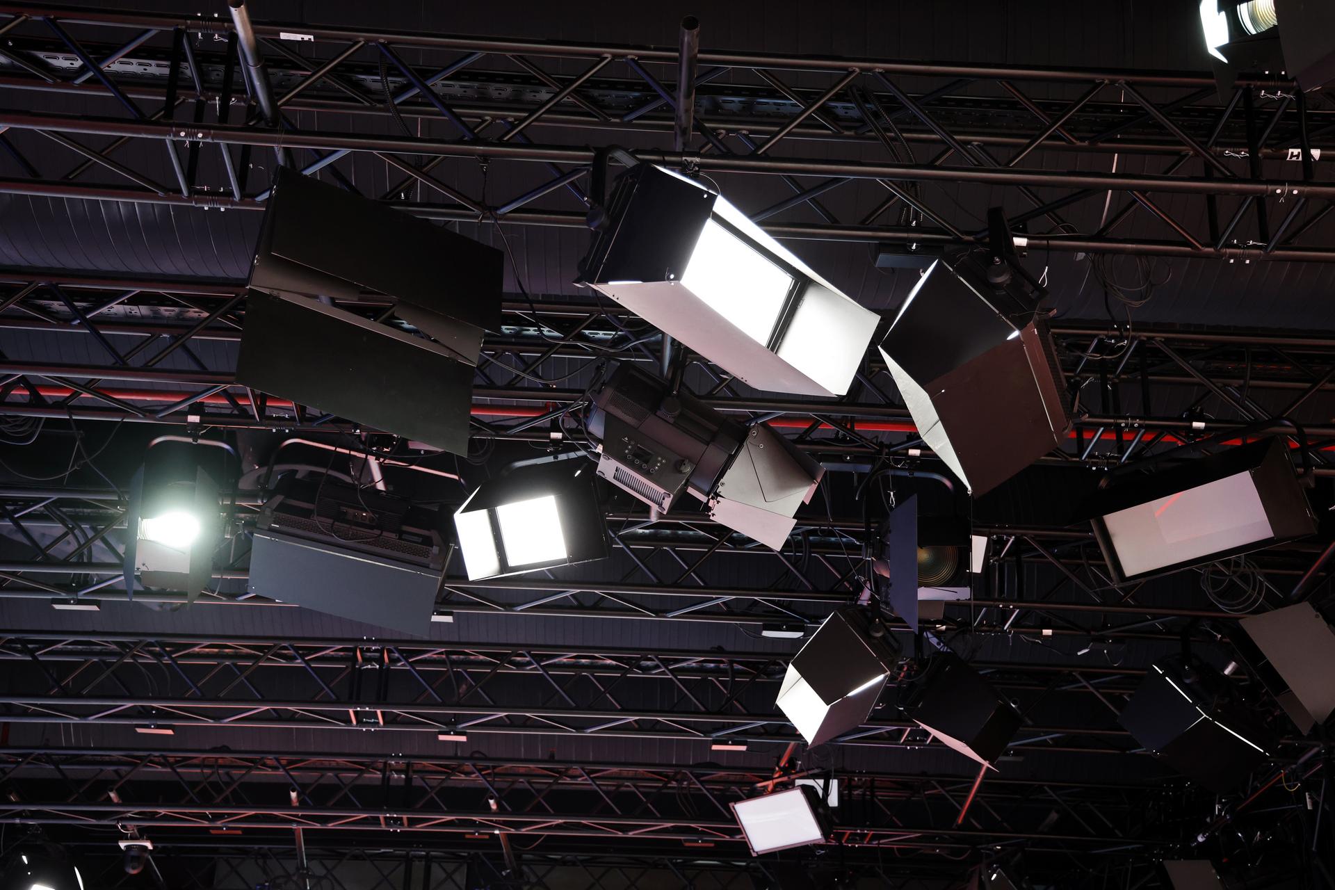 PROLIGHTS Fixtures Illuminate Newsmax Balkans' Belgrade TV Studio