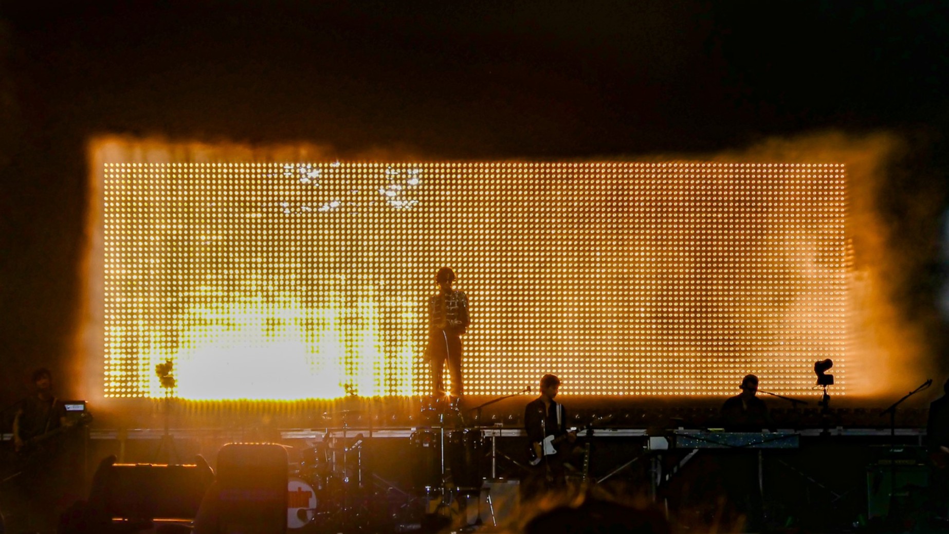 HaluPix Duo infiamma lo show di Sombr al Coachella 2026