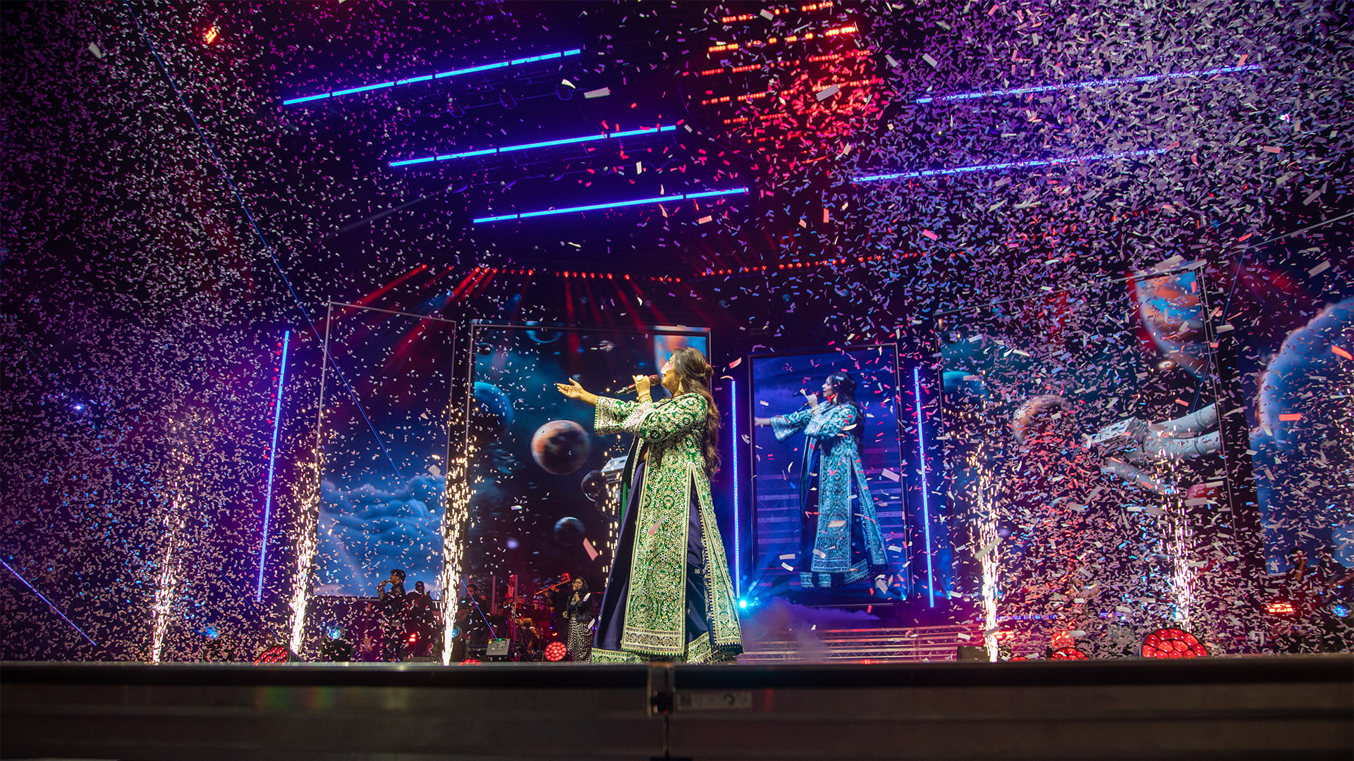 HaluStrip Duo illumina il The Unstoppable Tour di Shreya Ghoshal nelle arene del Regno Unito