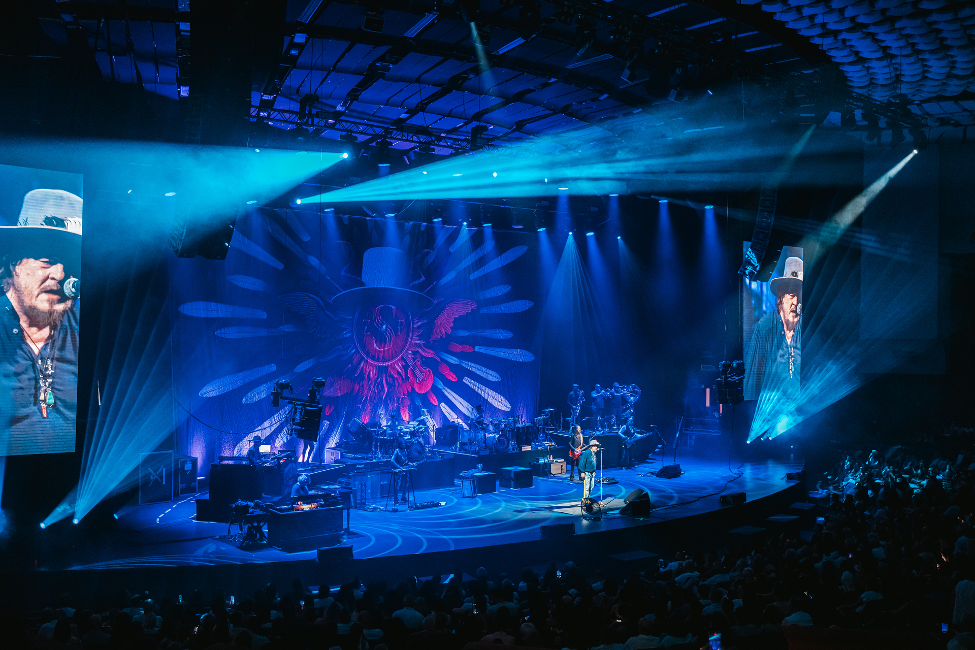 Il concerto di Zucchero a Tirana illuminato da un completo rig PROLIGHTS