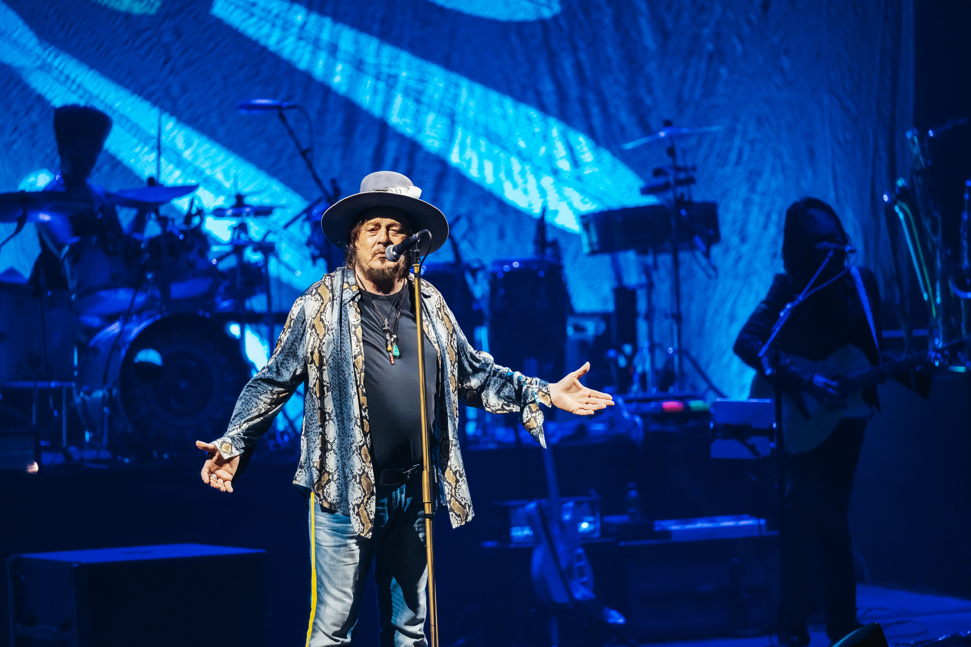 Il concerto di Zucchero a Tirana illuminato da un completo rig PROLIGHTS