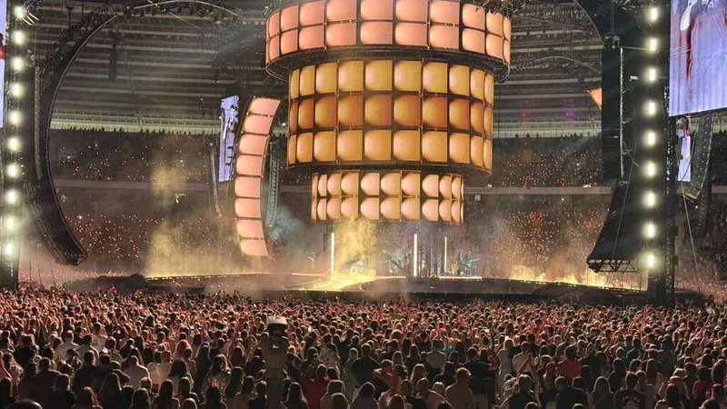 PROLIGHTS HaluPix Duo Paves the Stage for Dawid Podsiadło's Obrotowy Tour